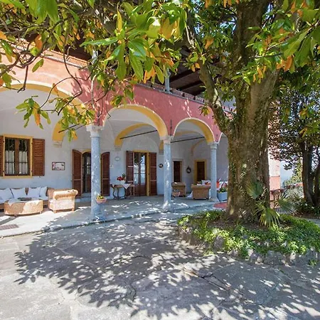 アパート San Salvatore Sleeps 4 With Pool マッシーノ・ヴィスコンティ
