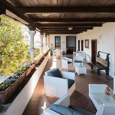 アパート San Salvatore Sleeps 4 With Pool *