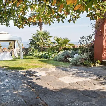 アパート San Salvatore Sleeps 4 With Pool マッシーノ・ヴィスコンティ