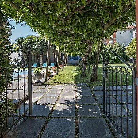 アパート San Salvatore Sleeps 4 With Pool マッシーノ・ヴィスコンティ