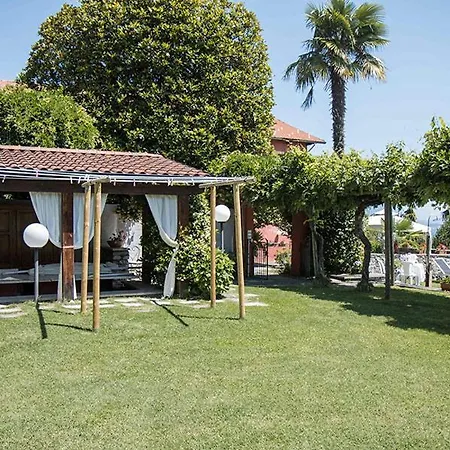 アパート San Salvatore Sleeps 4 With Pool