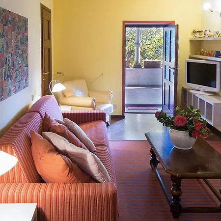 San Salvatore Sleeps 4 With Pool アパート マッシーノ・ヴィスコンティ